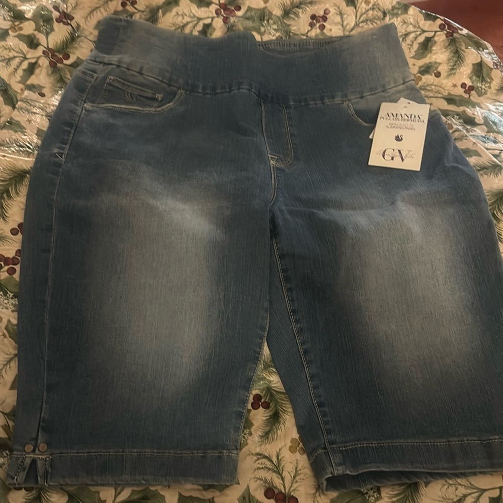 Amanda Jean. Pull on Bermuda short.